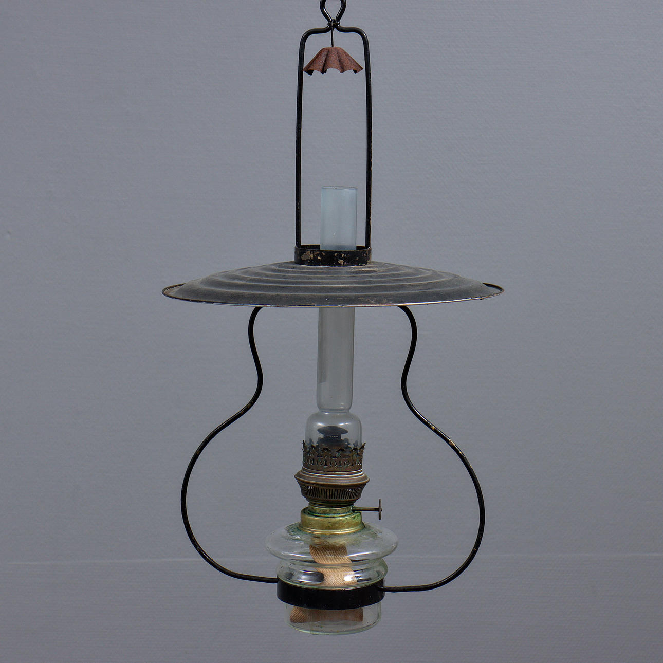 CEILING KEROSENE LAMP CA 1900 “CROPPER LAMP”.