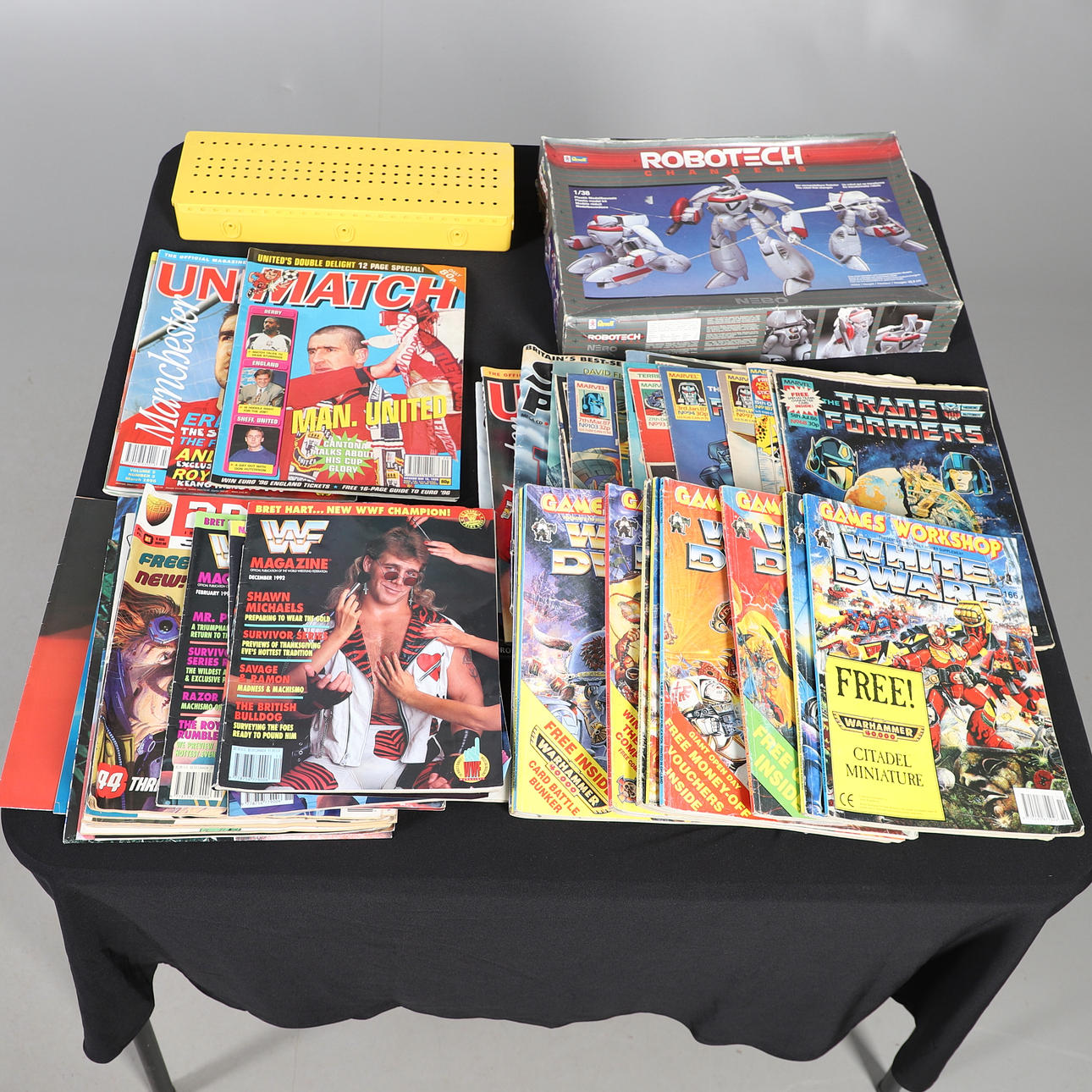 MARVEL & GAMES WORKSHOP COMICS & OTHER ITEMS.