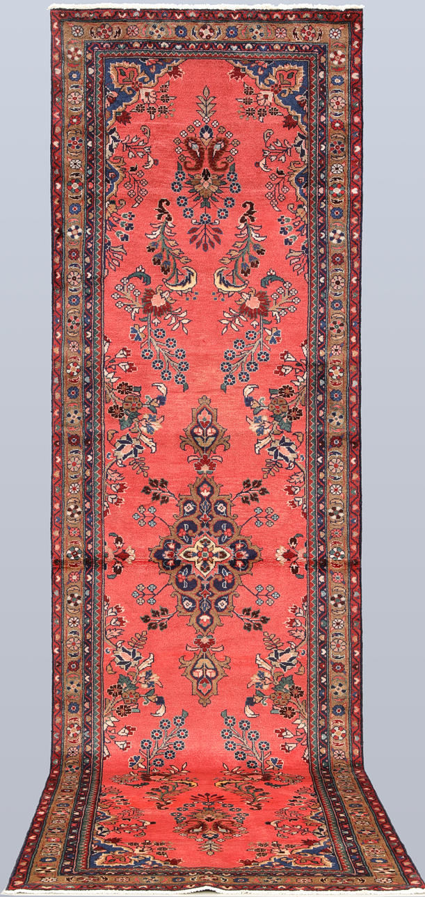 CARPET. Hamada gallery model, 387 x 112 cm.