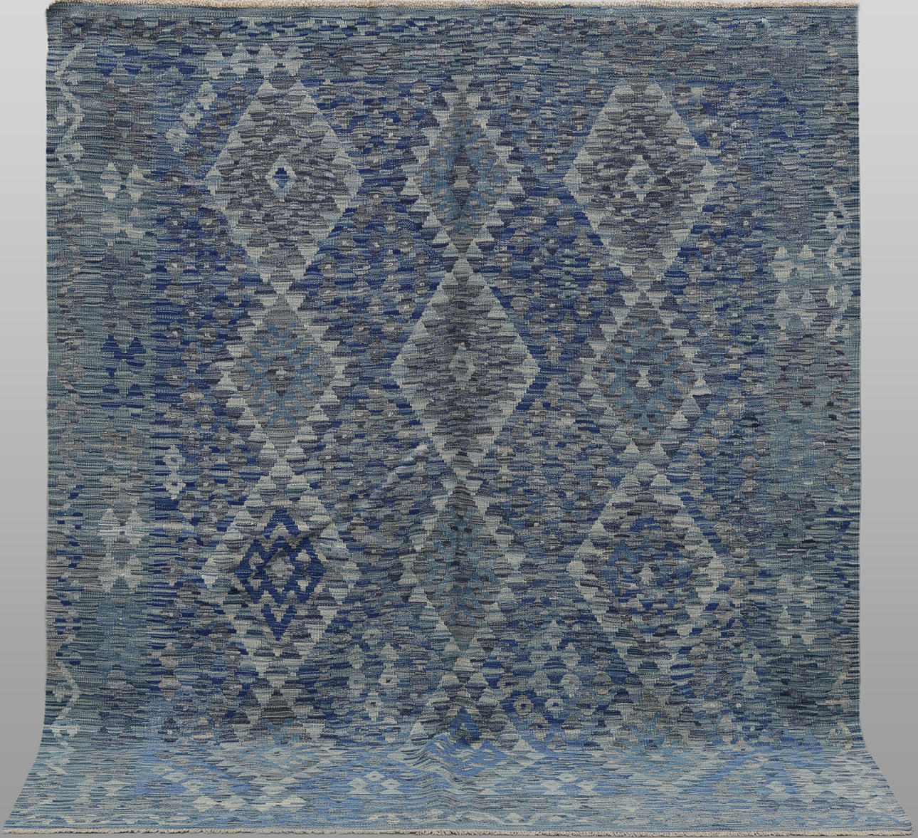 CARPET. Kelim classic design, 229 x 192 cm.