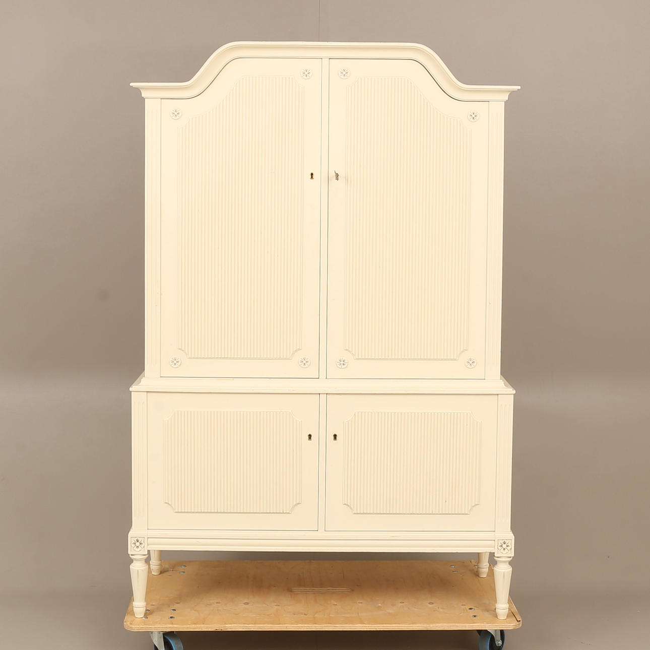 SKÅP, gustaviansk stil, 1900-tal.