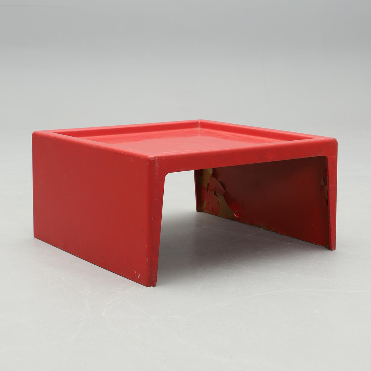 GILLIS LUNDGREN. A 1970s IKEA plastic “Galax” table.