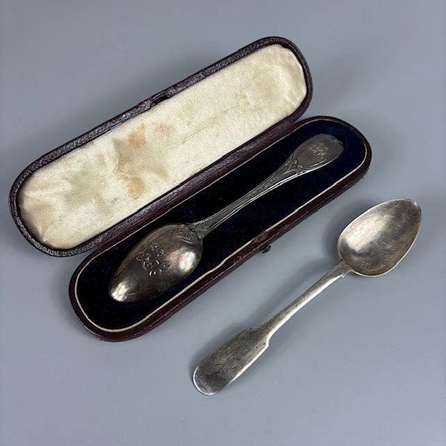 ANTIQUE SILVER CHRISTENING SPOON.