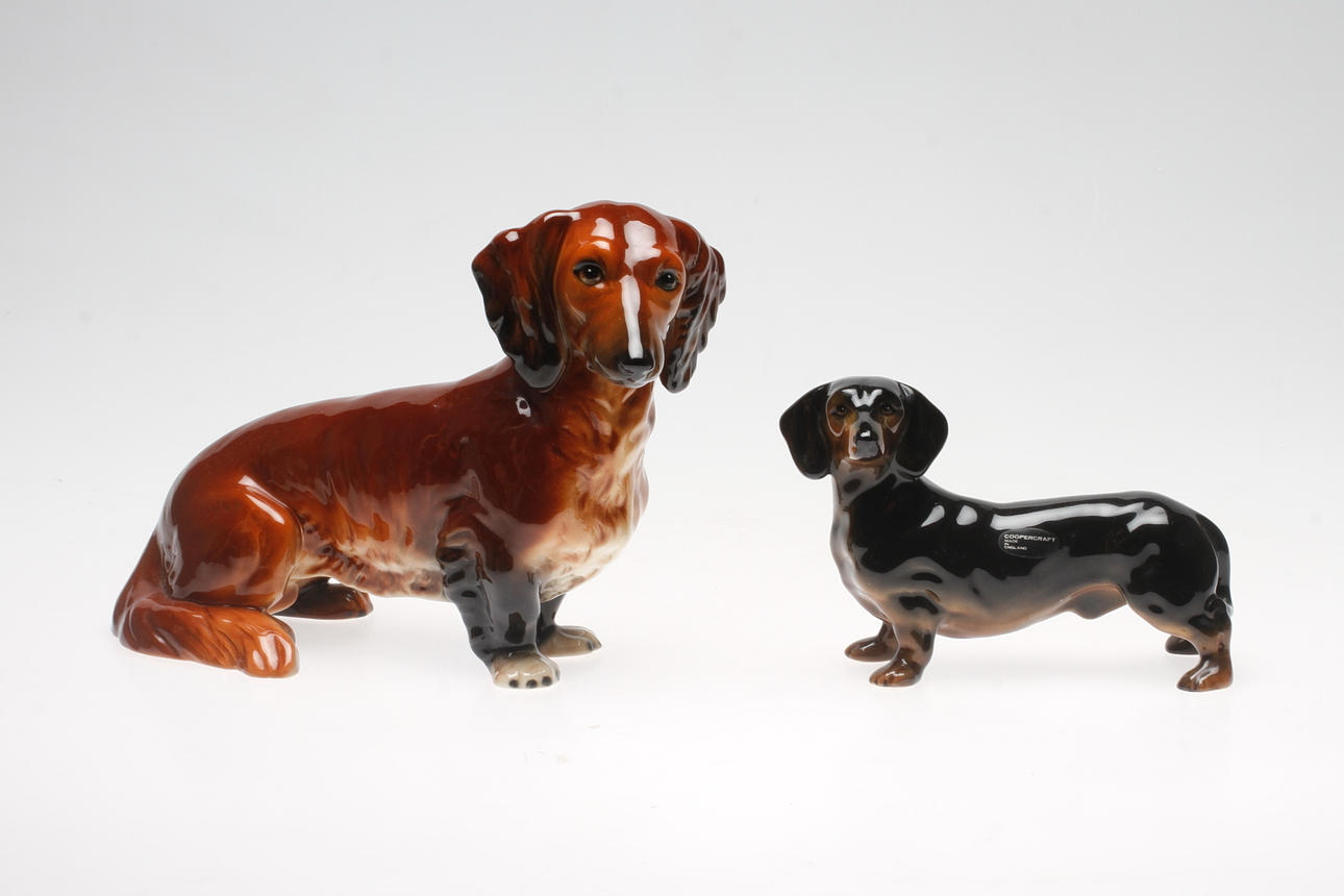 FIGURINER, 2 st, porslin, Coopercraft, England och Goebel, Tyskland.