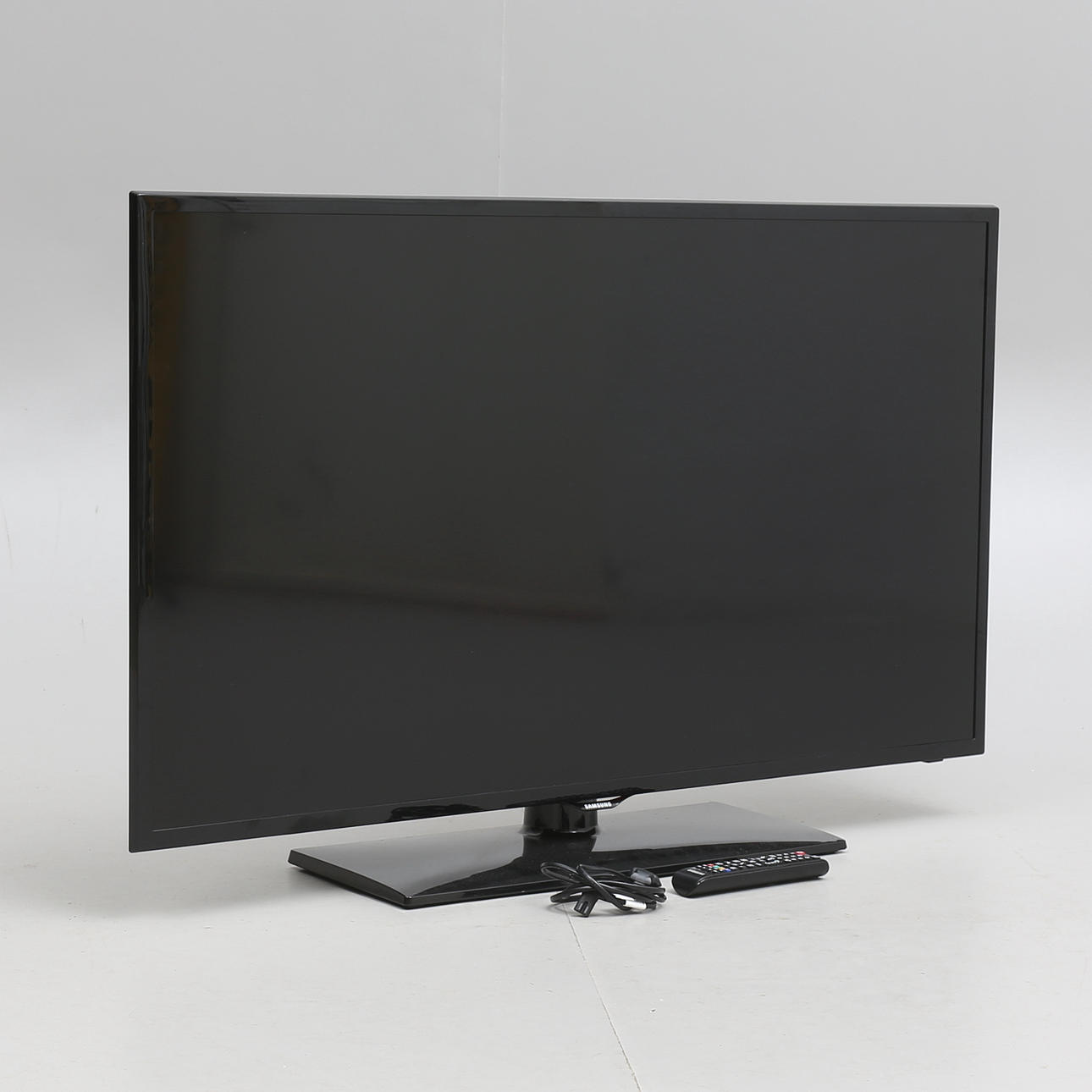 TELEVISIÓN LED. Samsung, 46 pulgadas.