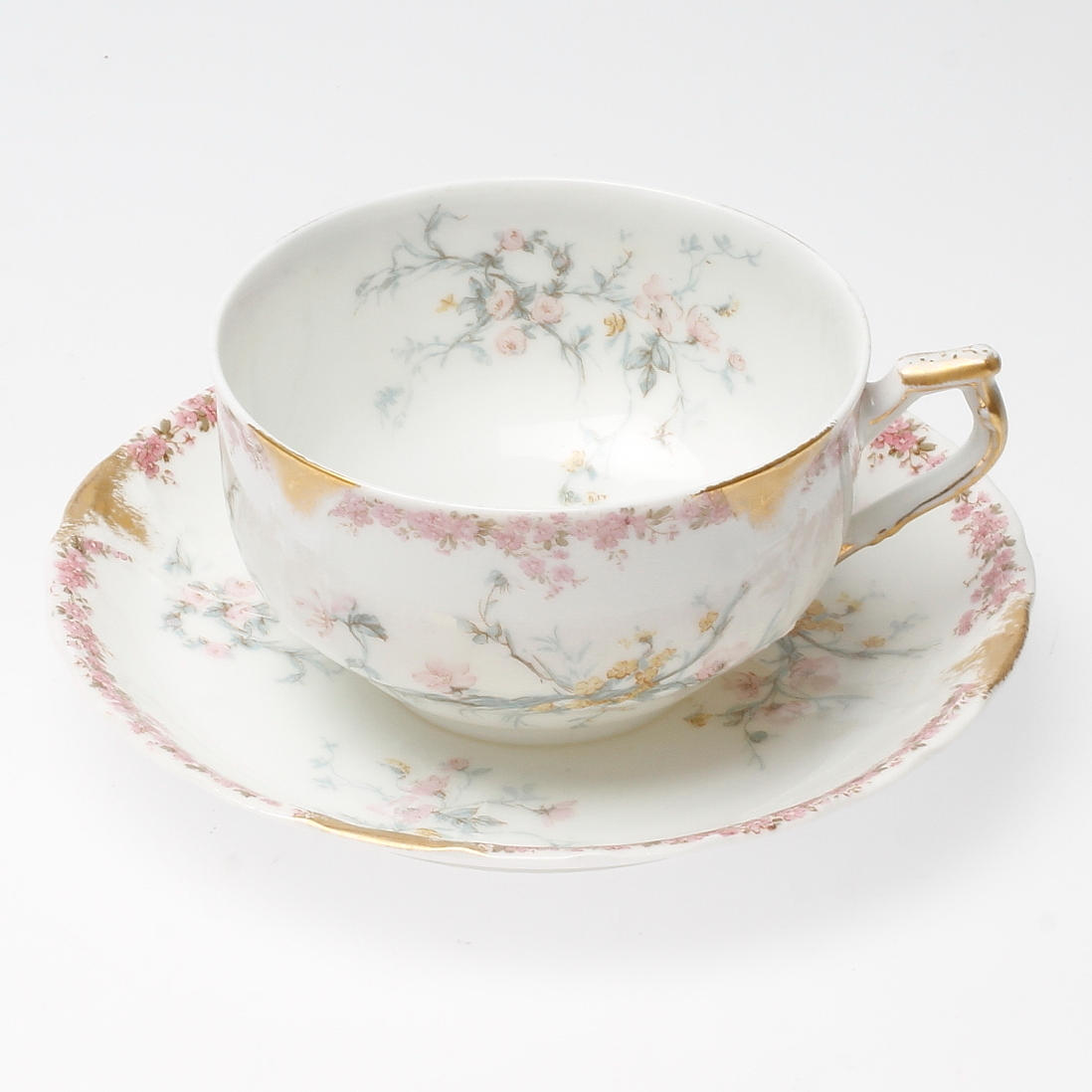 KAFFEKOPPAR MED FAT, 12 st samt SOCKERSKÅL, flintgods, Haviland & Co, Limoges, Frankrike, 1900-talets första hälft.