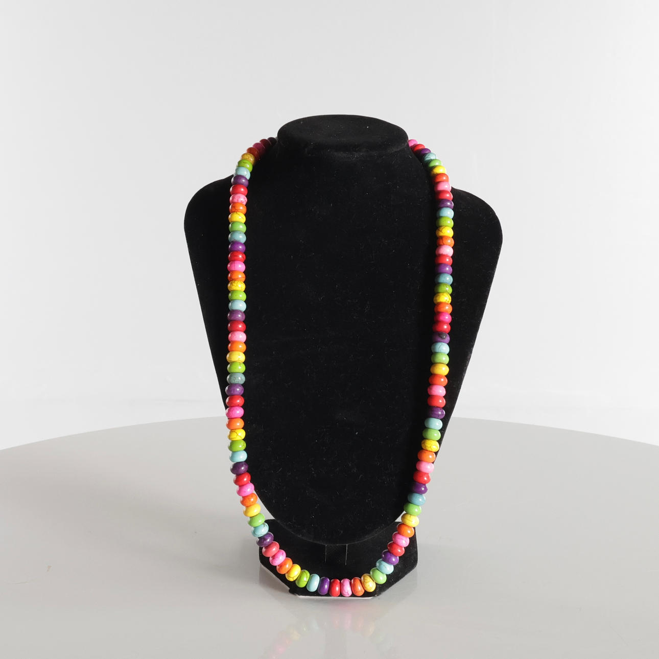 Necklace with multi-coloured turquoise beads.