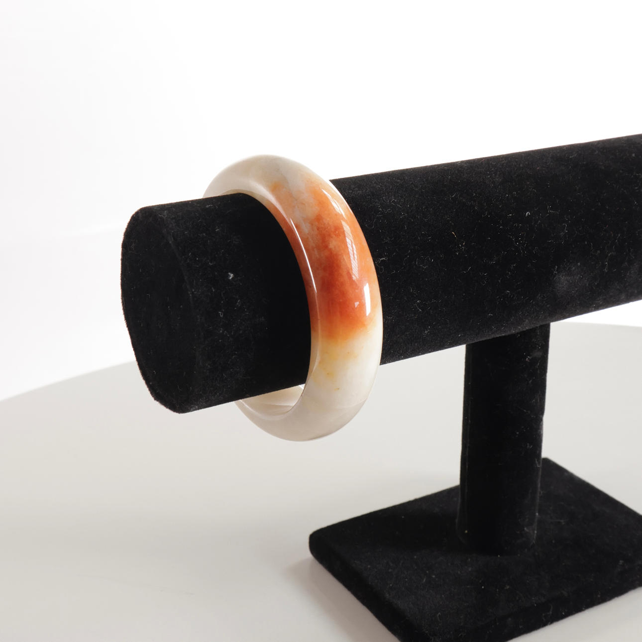 Bangle in multicolored jade.