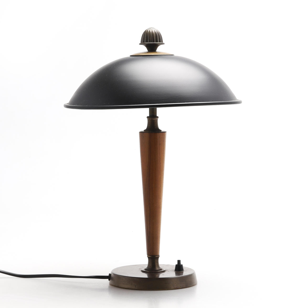 TABLE LAMP, Swedish modern, mid-20th century.