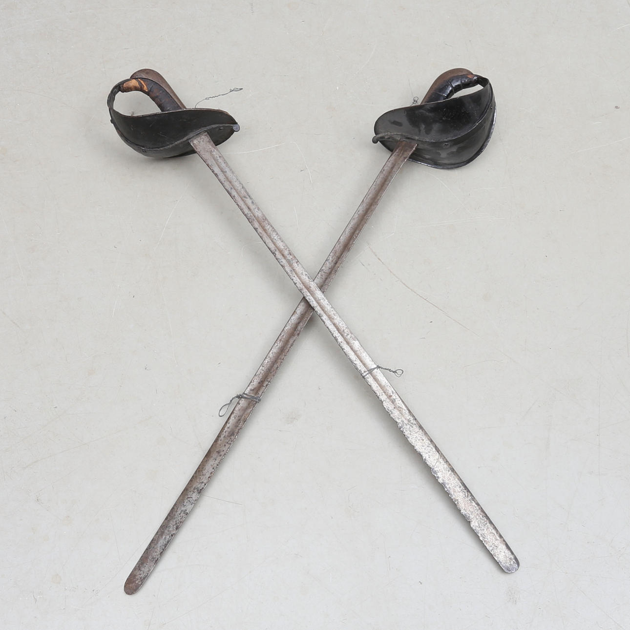 ÖVNINGSSABLAR, 2 st, 1800-tal.