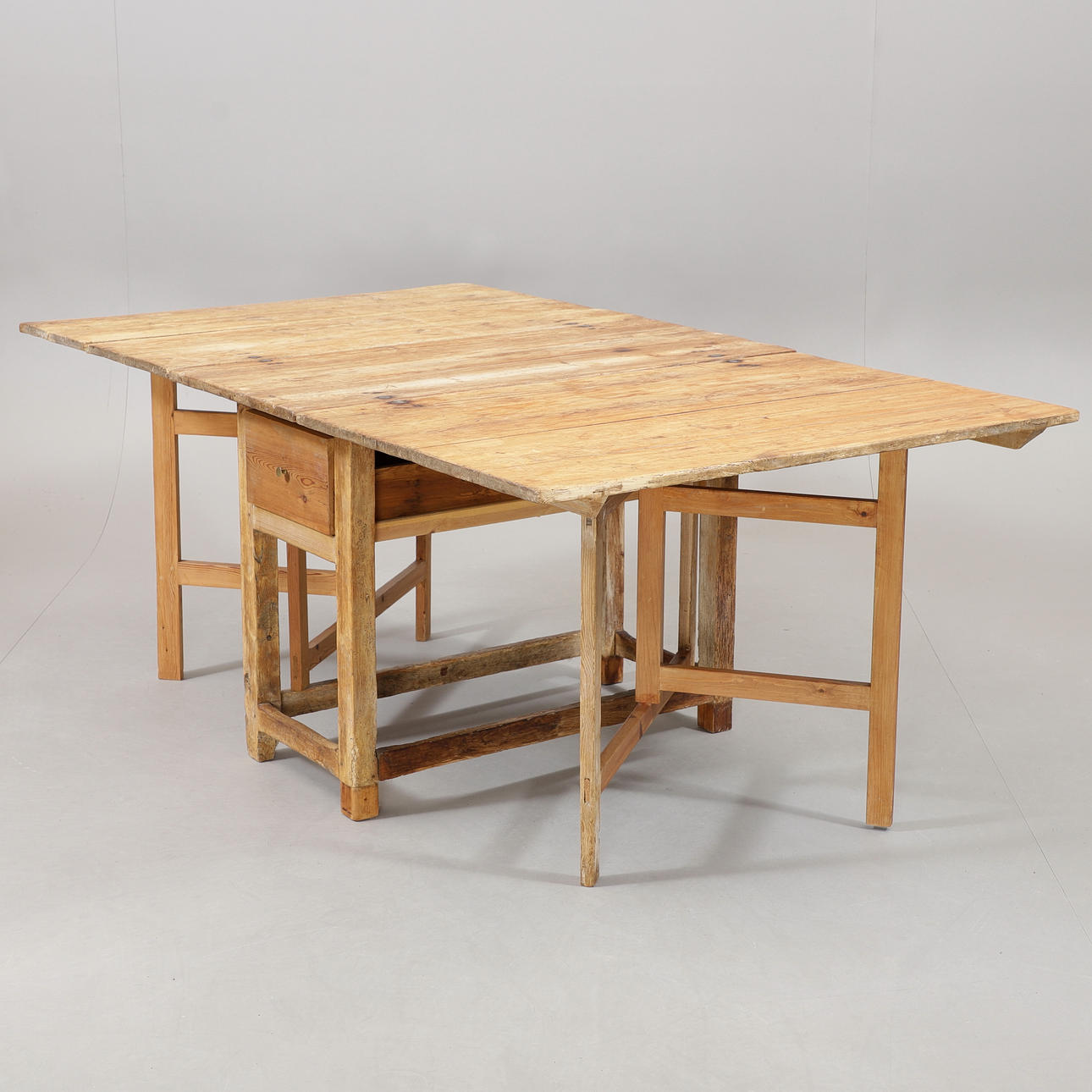 PUNCHING TABLE WITH DRAWER, 1800/1900.