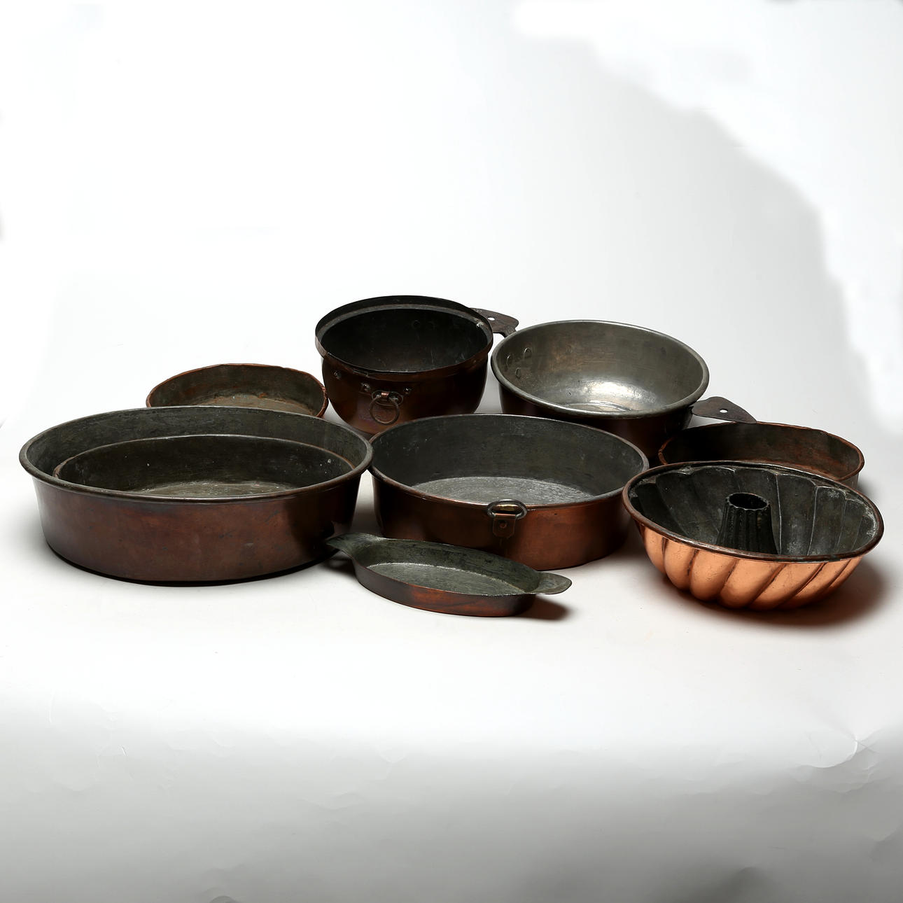 COPPER OBJECTS, 9 pieces.