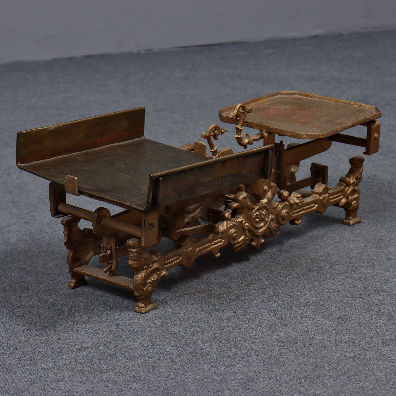 BALANCE SCALE, CAST IRON.