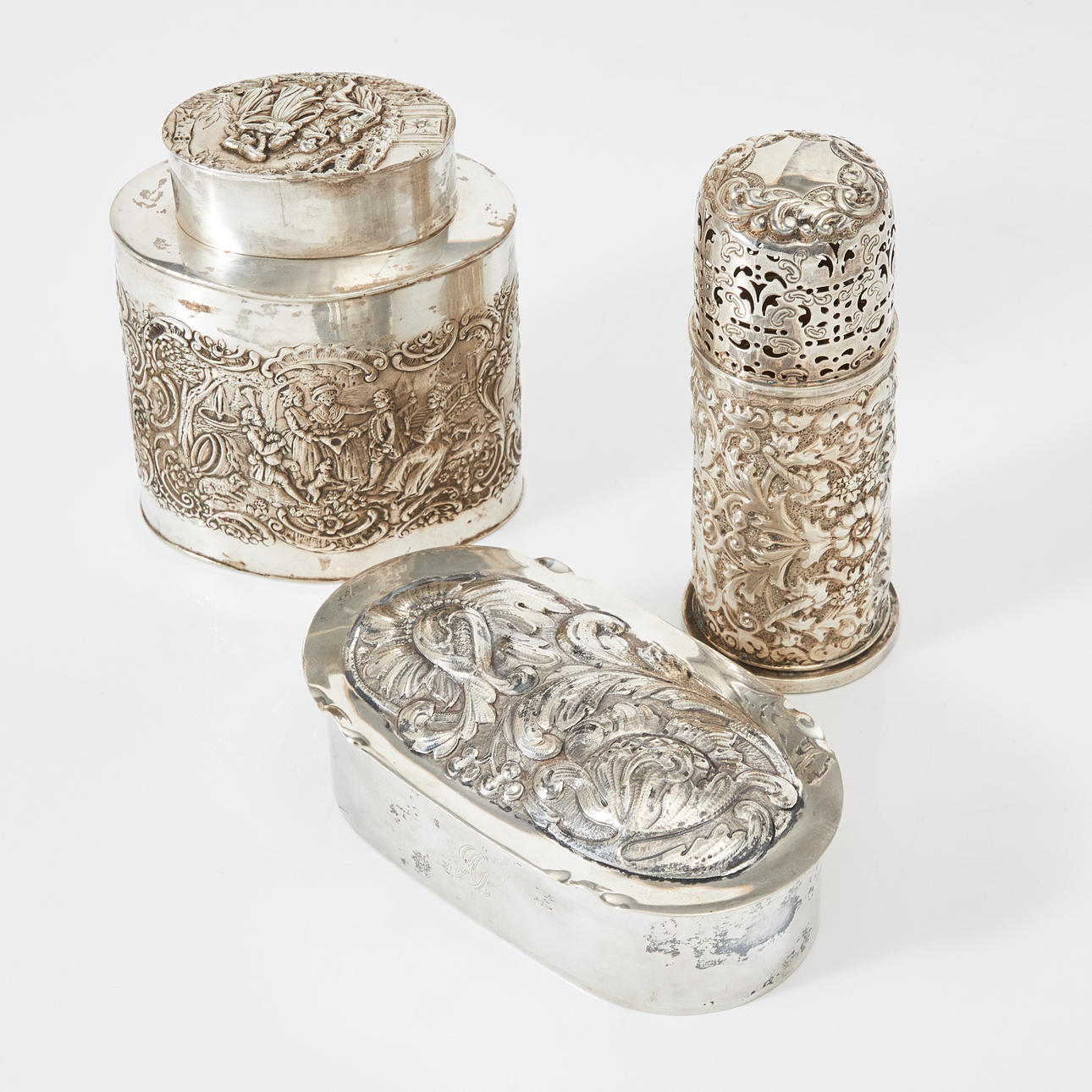 BOX with lid, TEA CADDY, CASTER, silver.