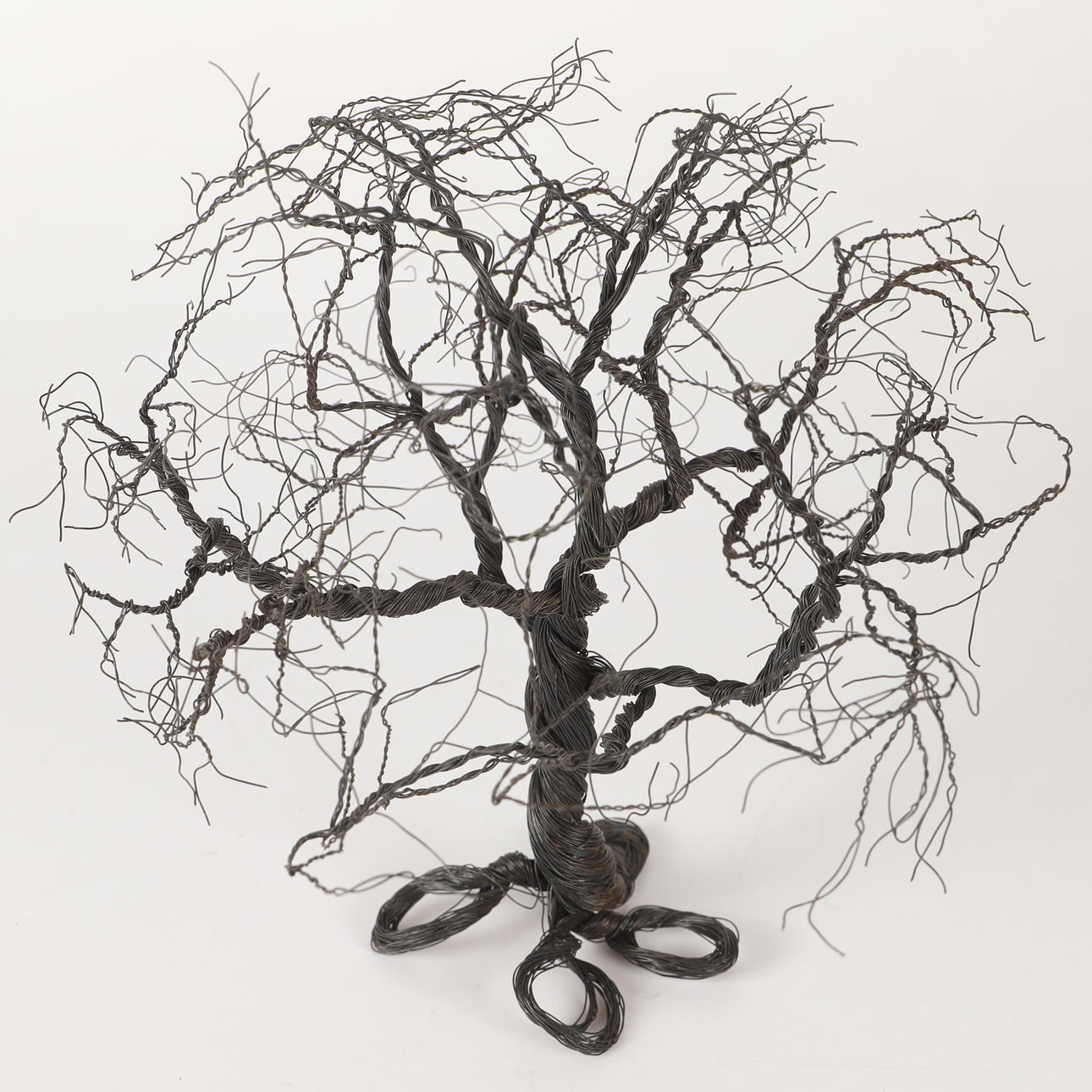 MATILDA BENGTSSON. Tree sculpture, “Grandfather's Oak”, iron wire. Art ...