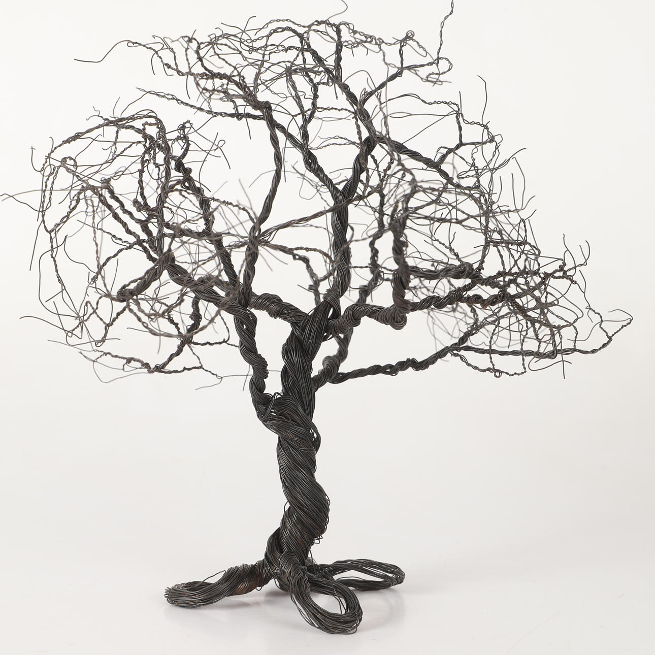 MATILDA BENGTSSON. Tree sculpture, “Grandfather's Oak”, iron wire. Art ...