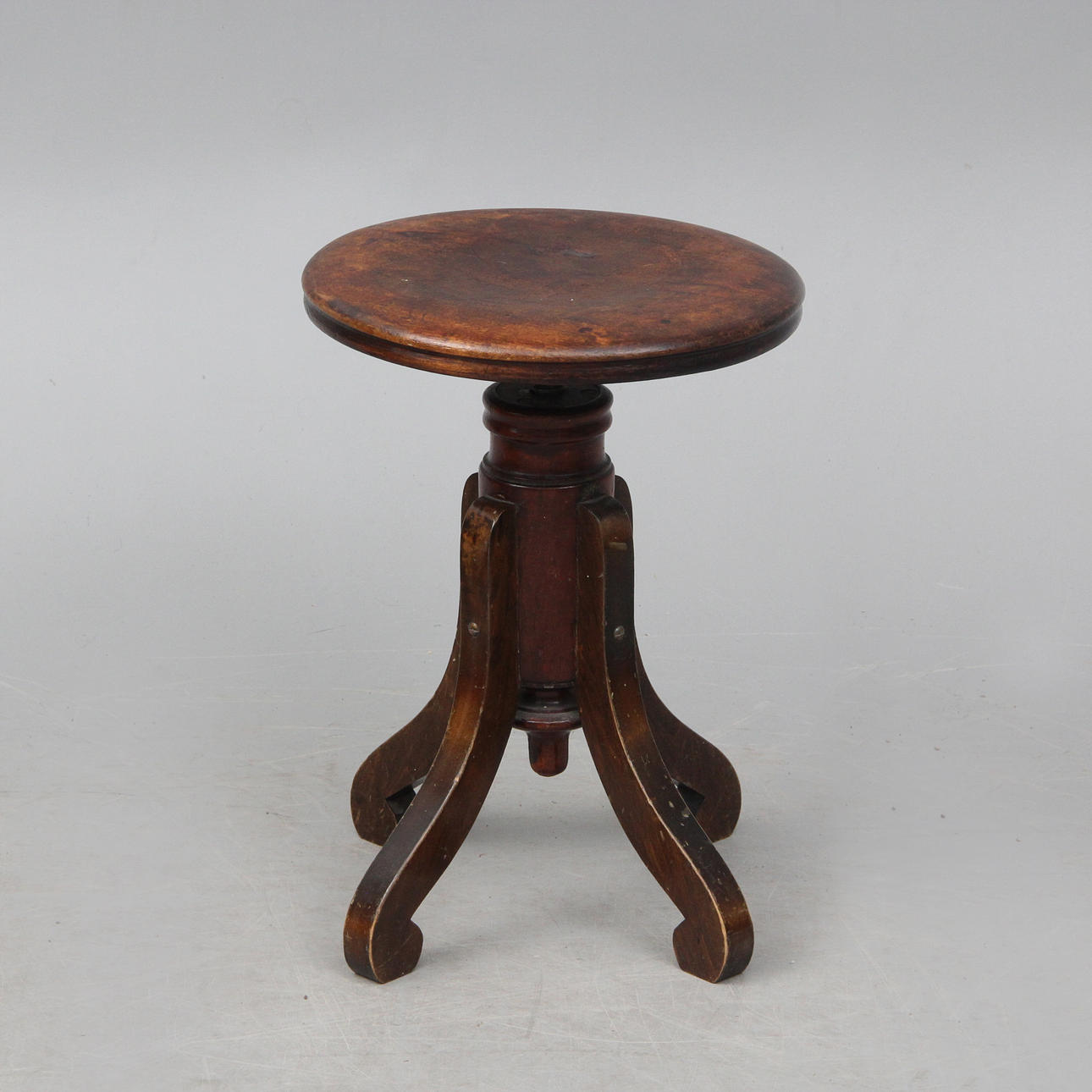 PIANO CHAIR, swivel model.