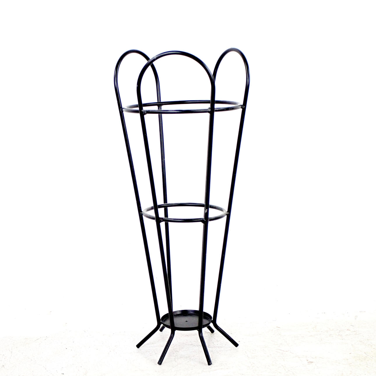 A string umbrella stand, 20th century.