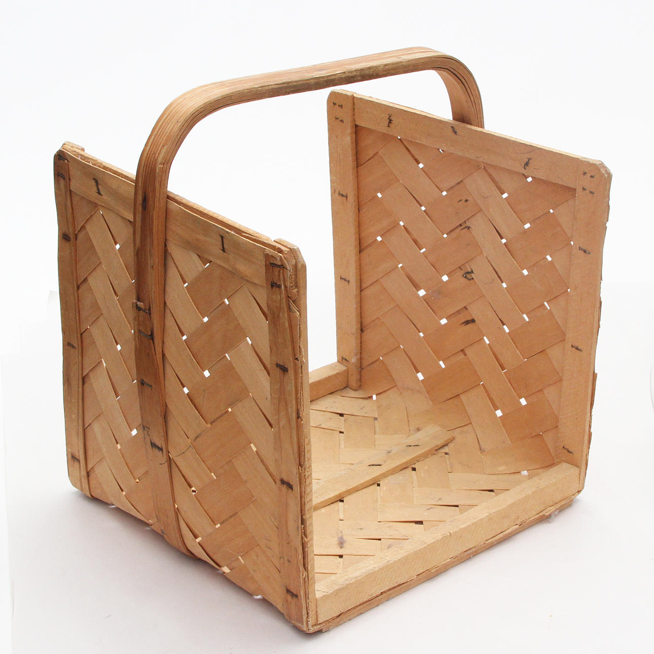WOOD BASKET.