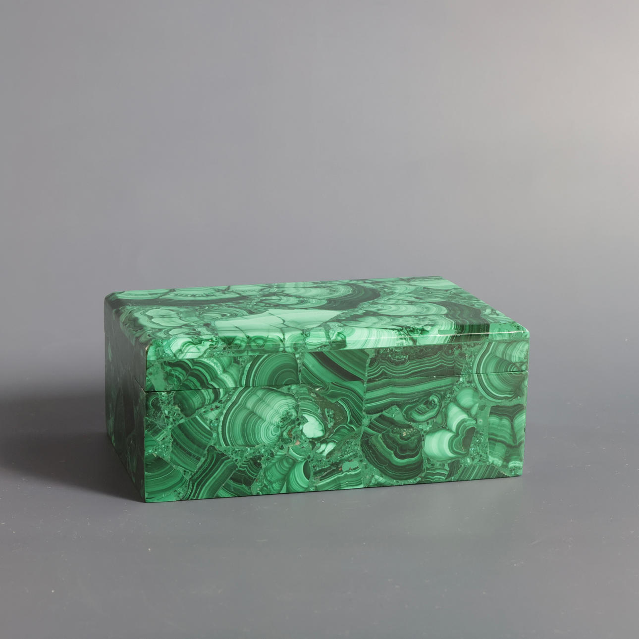 Malachite box, rectangular with removable lid.