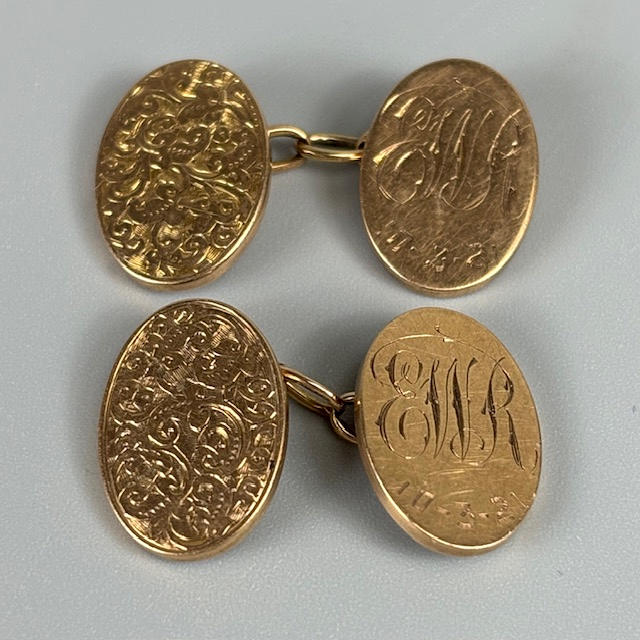 9CT GOLD CUFFLINKS.