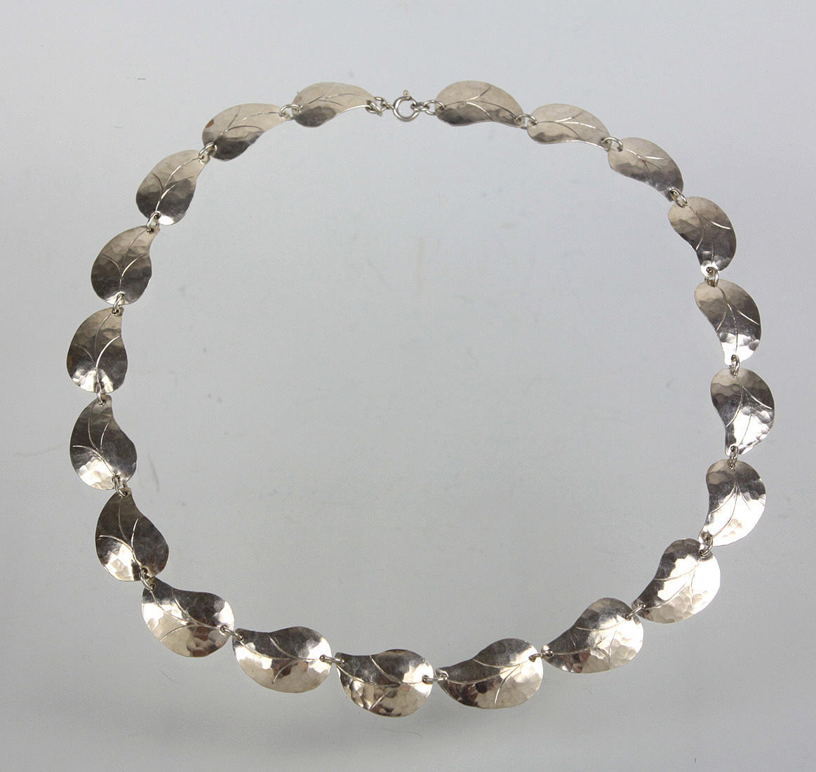 DESIGNER HALSBAND, SILVER 800.