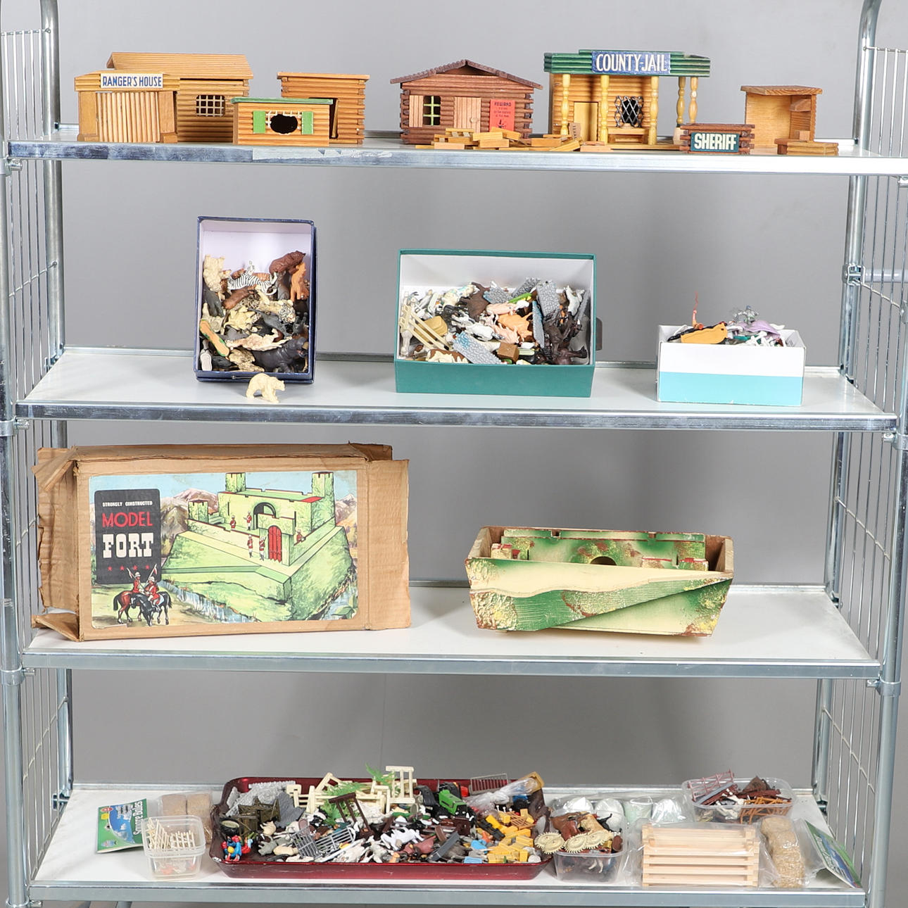 VARIOUS BRITAIN'S, MODELS AND FARM SCENERY.