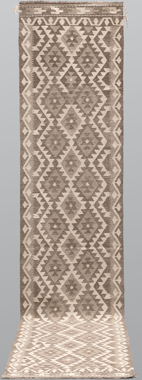 CARPET, gallery model, Kelim, approx. 390 x 85 cm.
