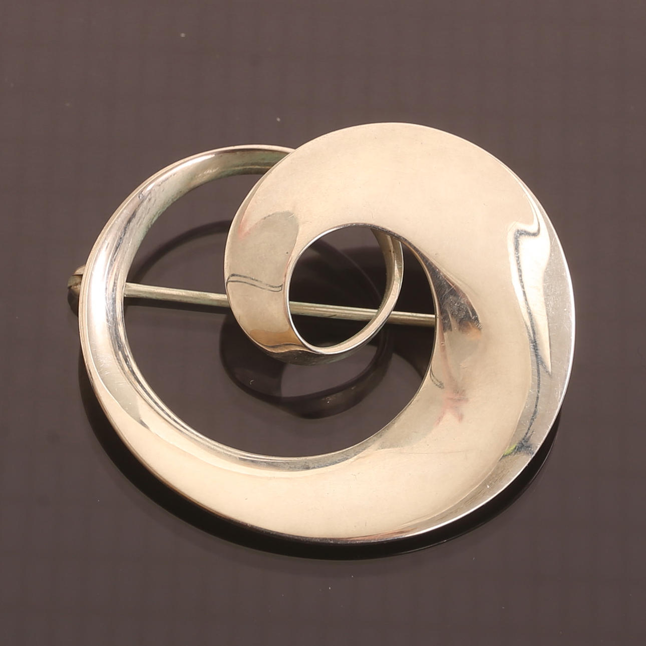 VIVIANNA TORUN BÜLOW-HÜBE. Brooch, 