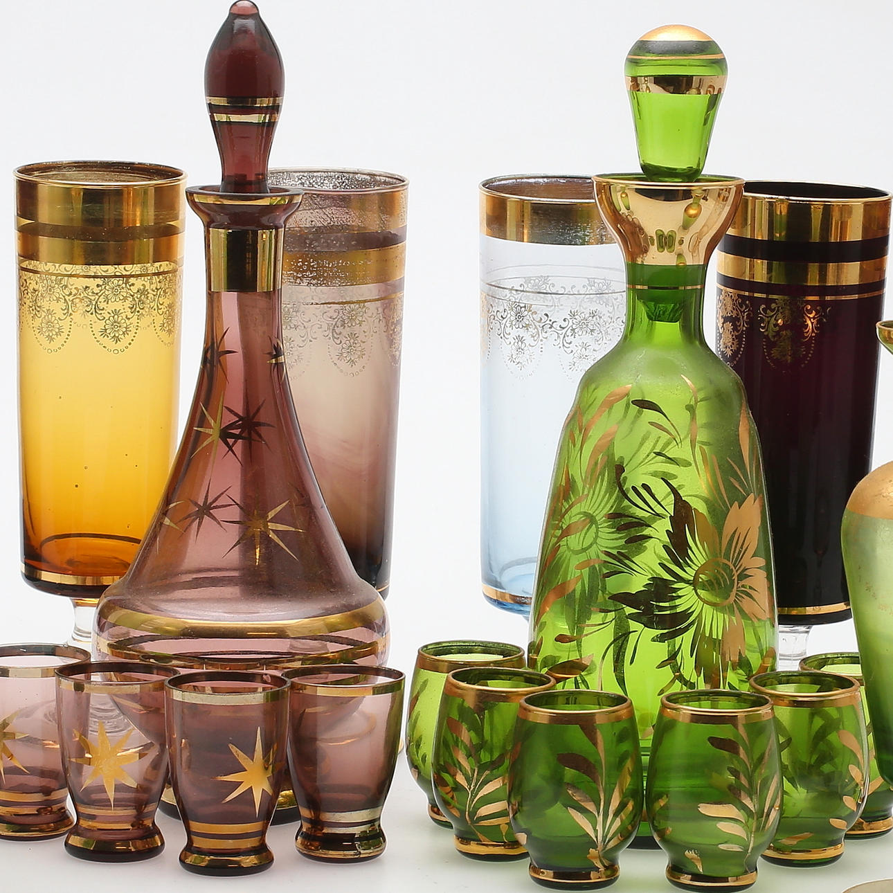 GLASSERVISDELAR, 22 delar, 1900-tal.