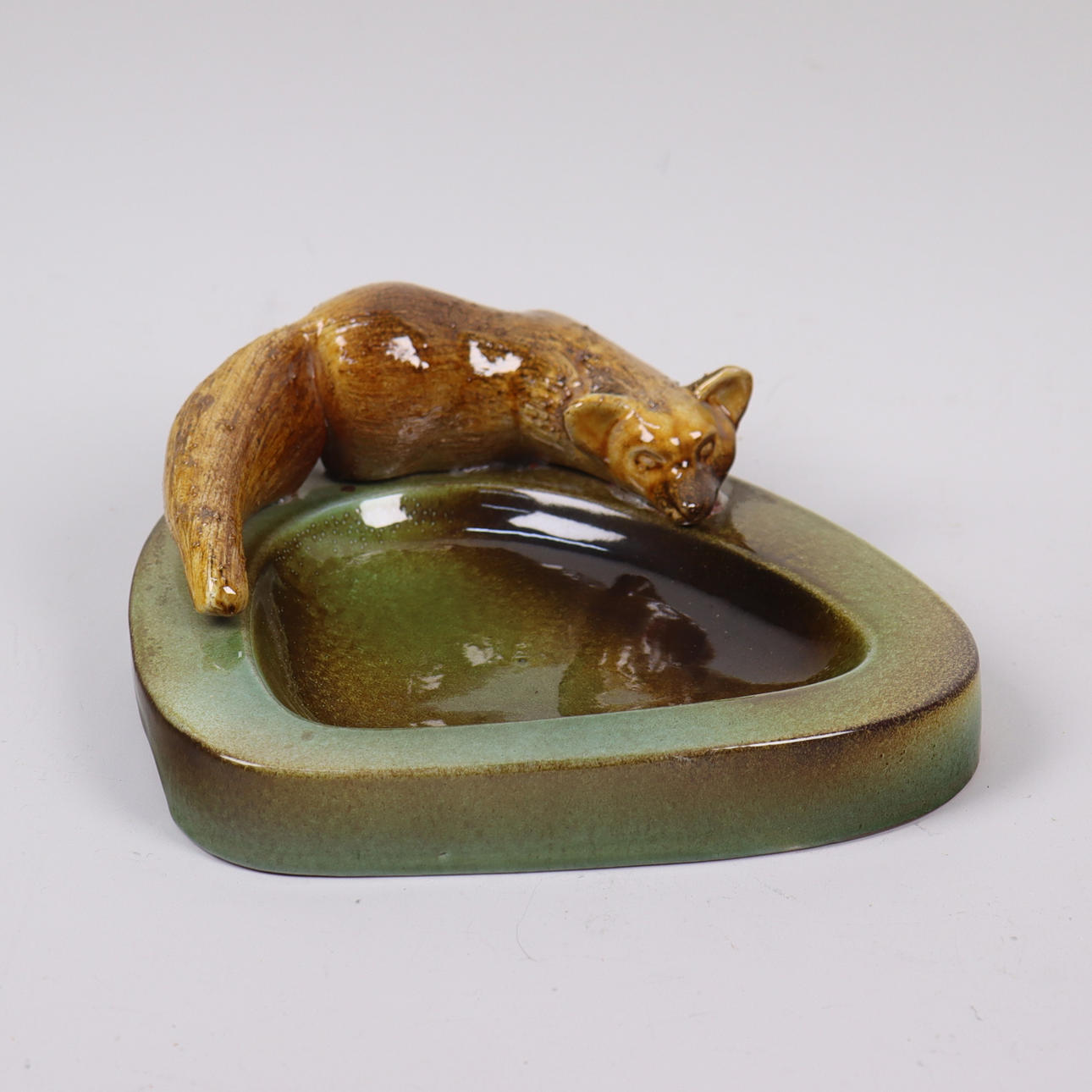 MARI SIMMULSON. dish with fox, ceramics, Upsala Ekeby.