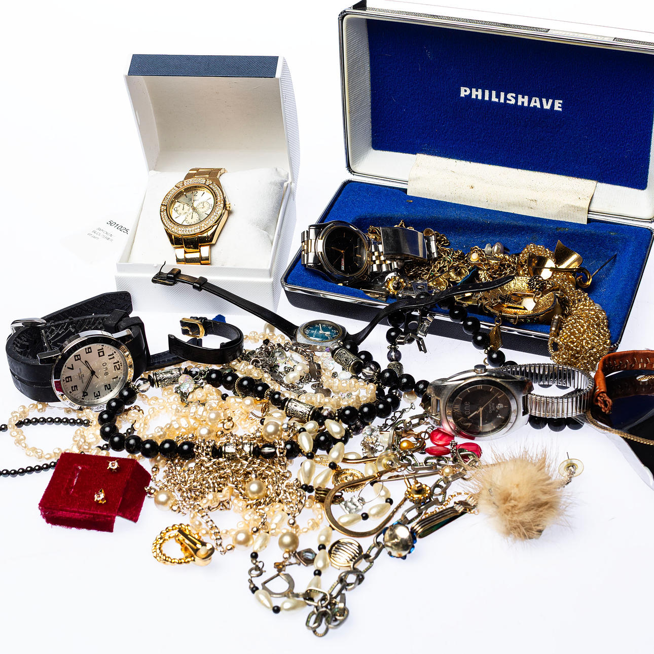 JEWELLERY/BIJOUTERIER, one lot.