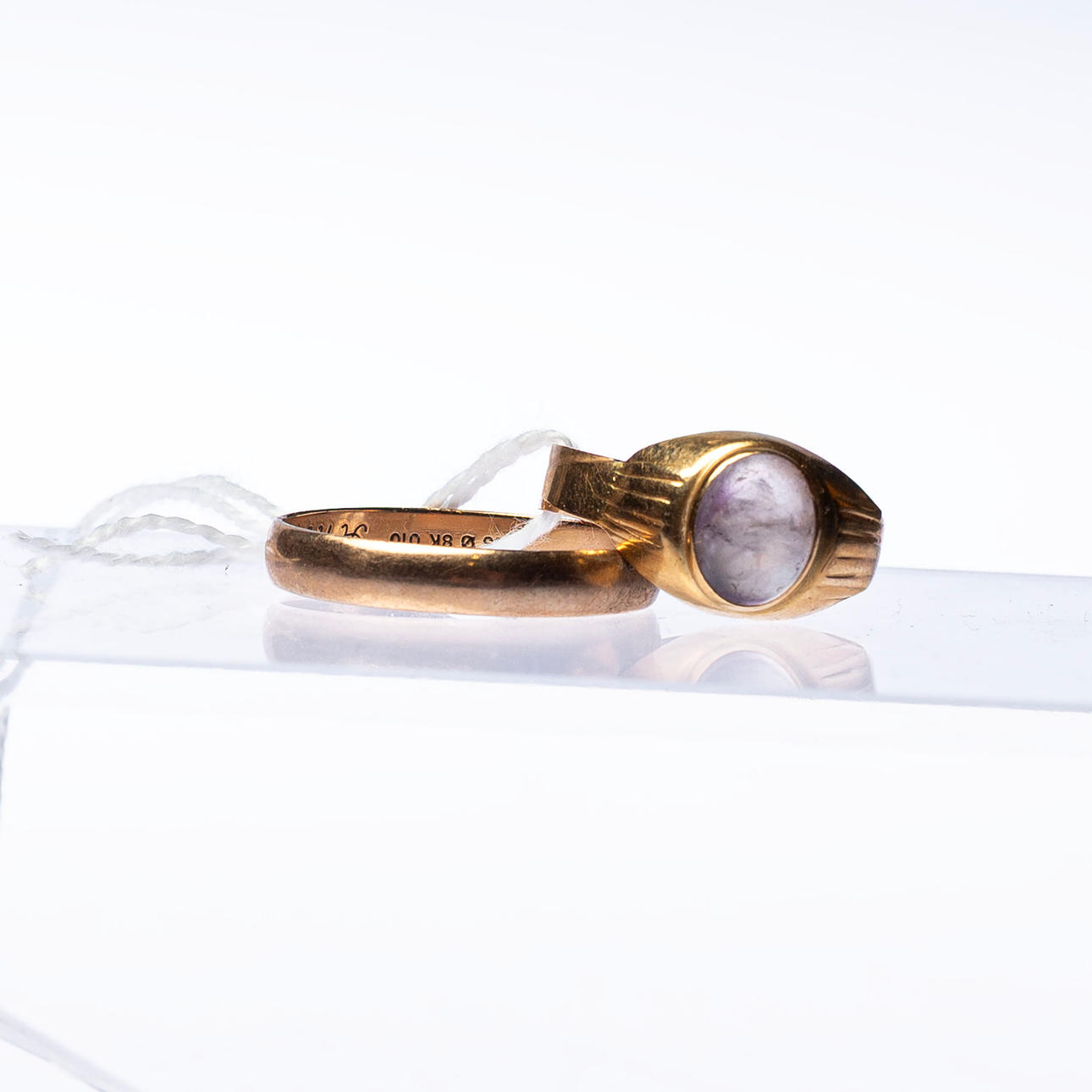 RINGAR, 2 st 8/18 k guld, ca 4.76 g.
