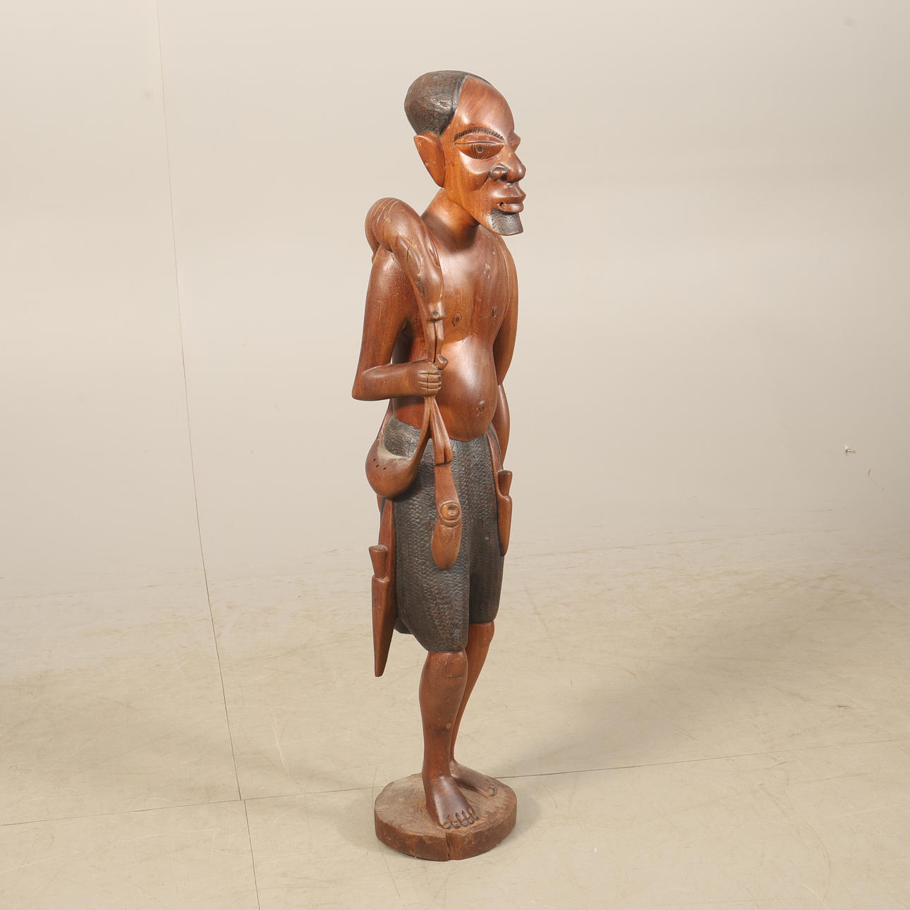 TRÄSKULPTUR, Afrika, 1900-talet andra hälft.