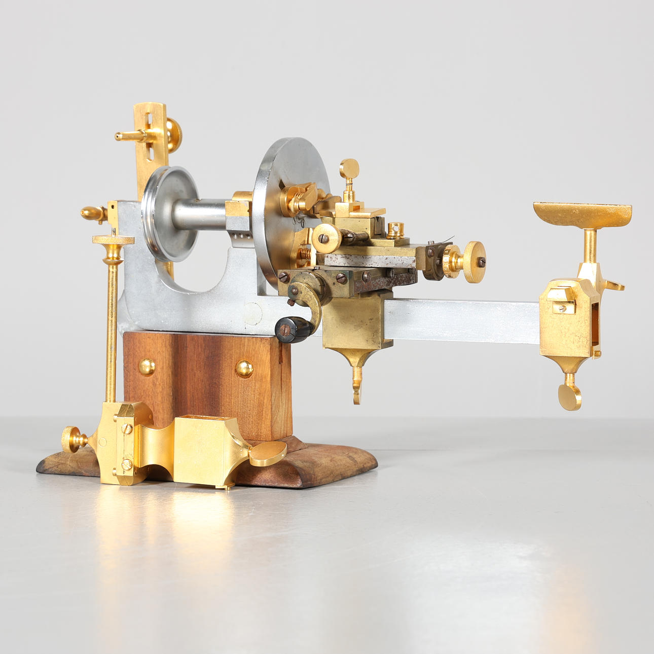 URMAKARSVARV, 1900-talets första hälft.