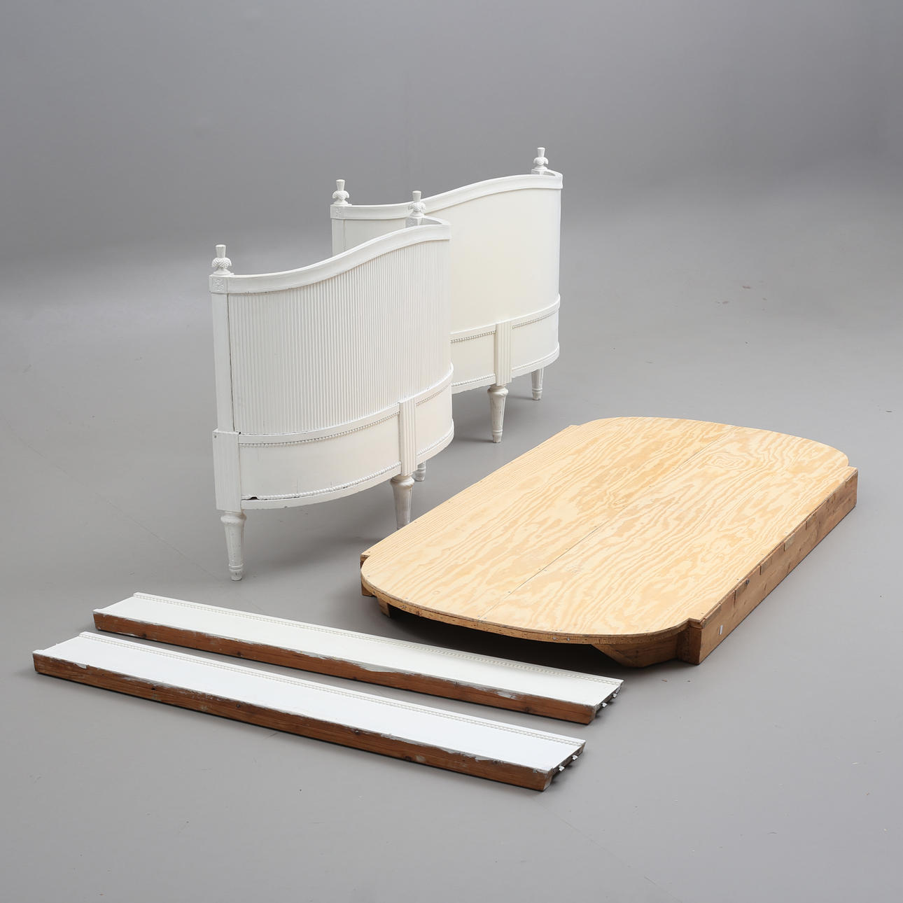 A Gustavian-style bed, 20th century.