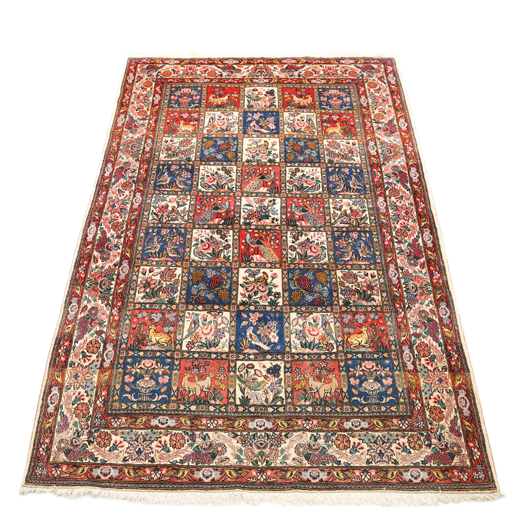 HANDKNOTTED RUG, Baktiari.