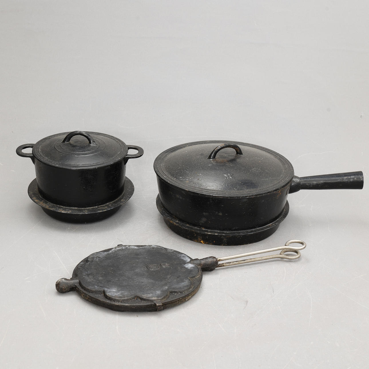 TOOLS, 3 pieces, cast iron.