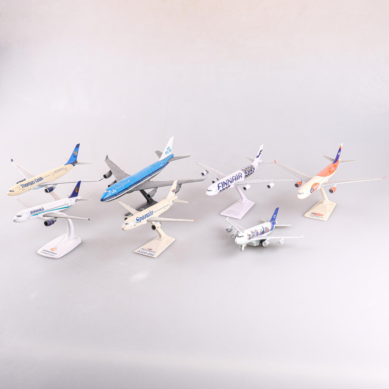 AIRPLANE MODELS, 7 pieces.