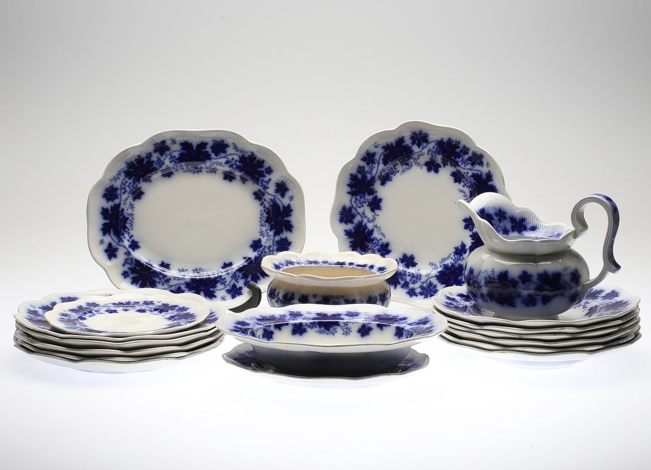 SERVISDELAR, 18 delar, porslin, "Vinranka", Arthur Percy, Gefle.