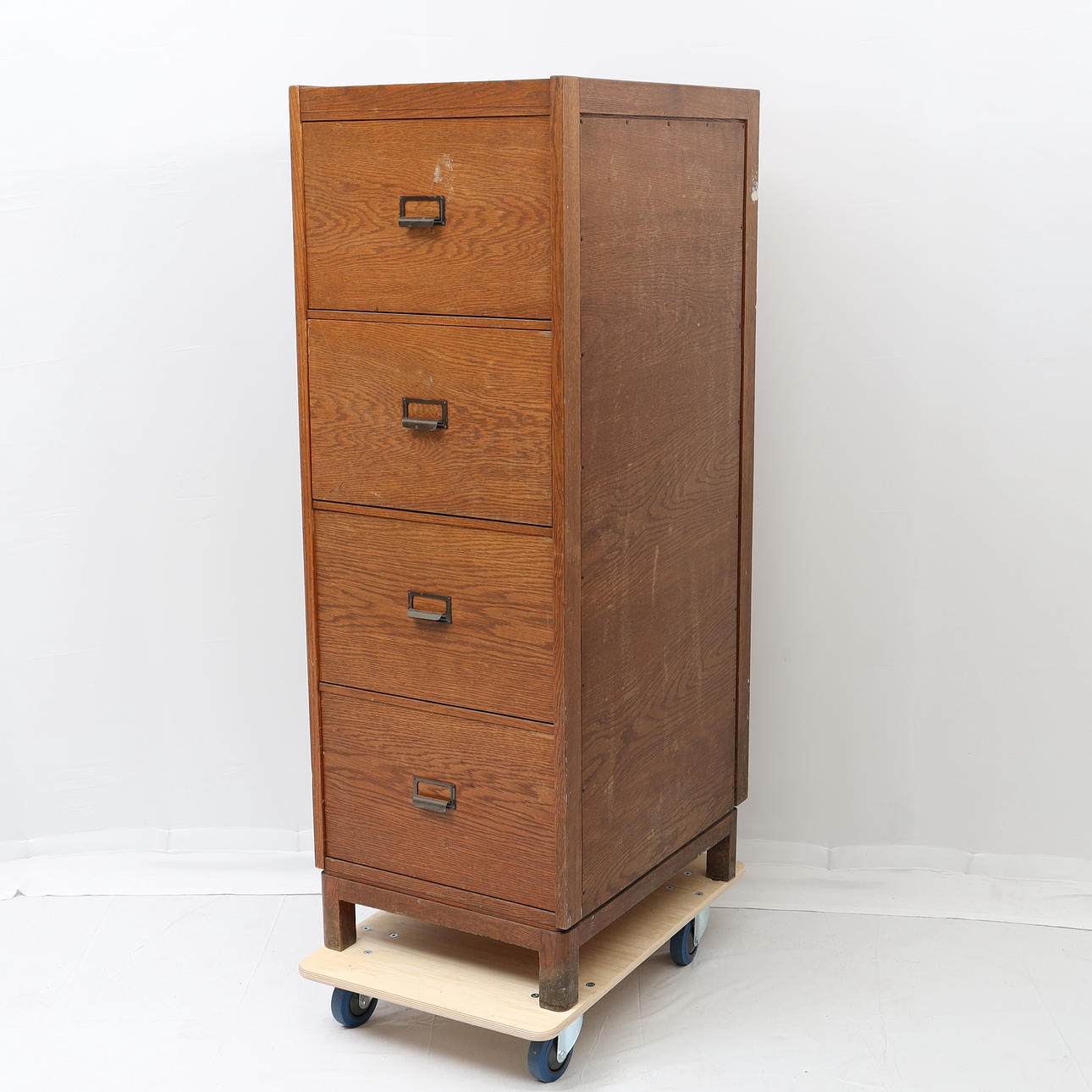 An oak box set, early 20th century.