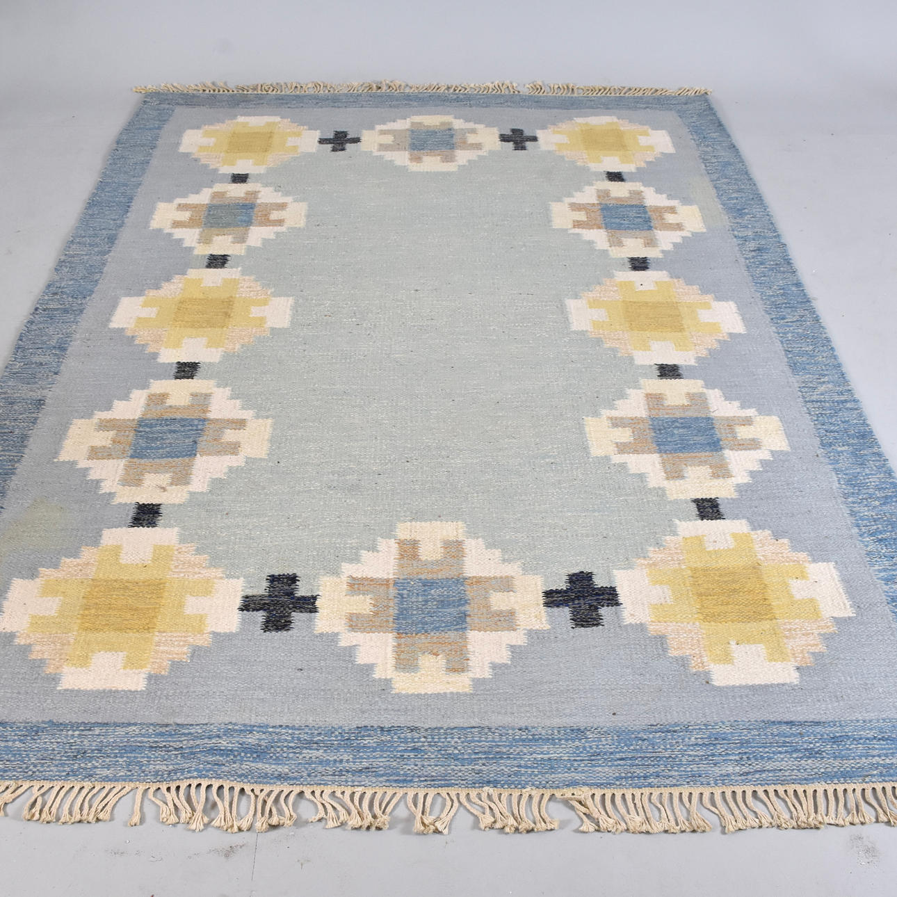 CARPET, wicker, 292x205 cm.