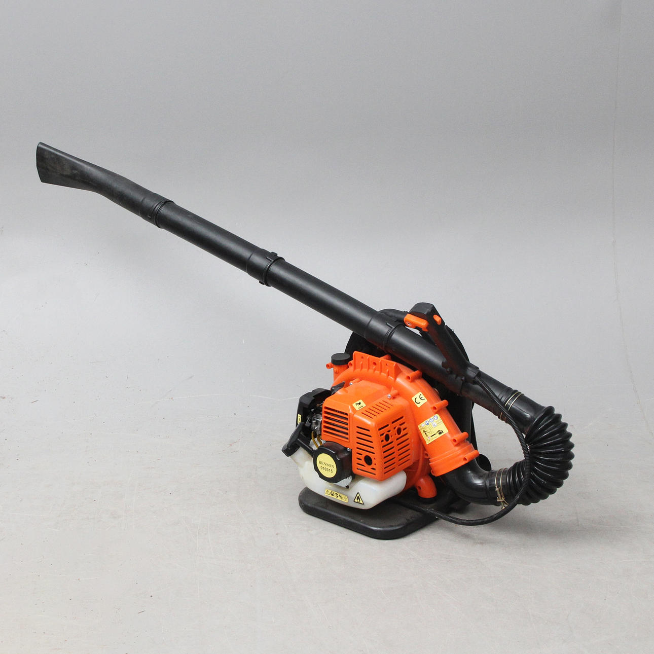 LEAF BLOWER with HARNESS.