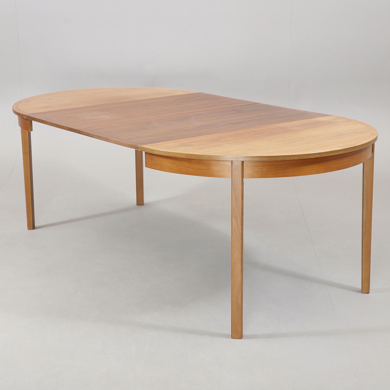 NILS JONSSON. Dining table, walnut, Troeds, Bjernum, 1960s.