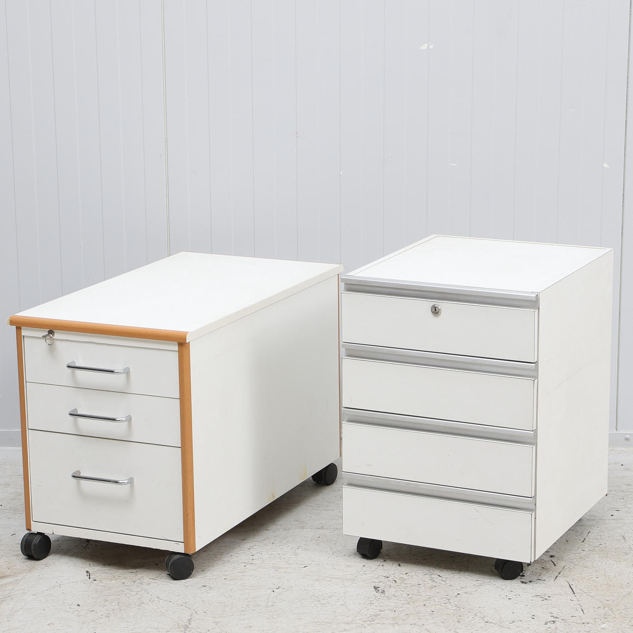 BOX HURTS, 2 pcs, on wheels.