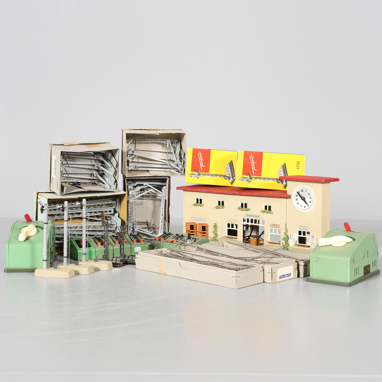 RAILWAY TRACK PARTS, including transformer, Fleischmann.