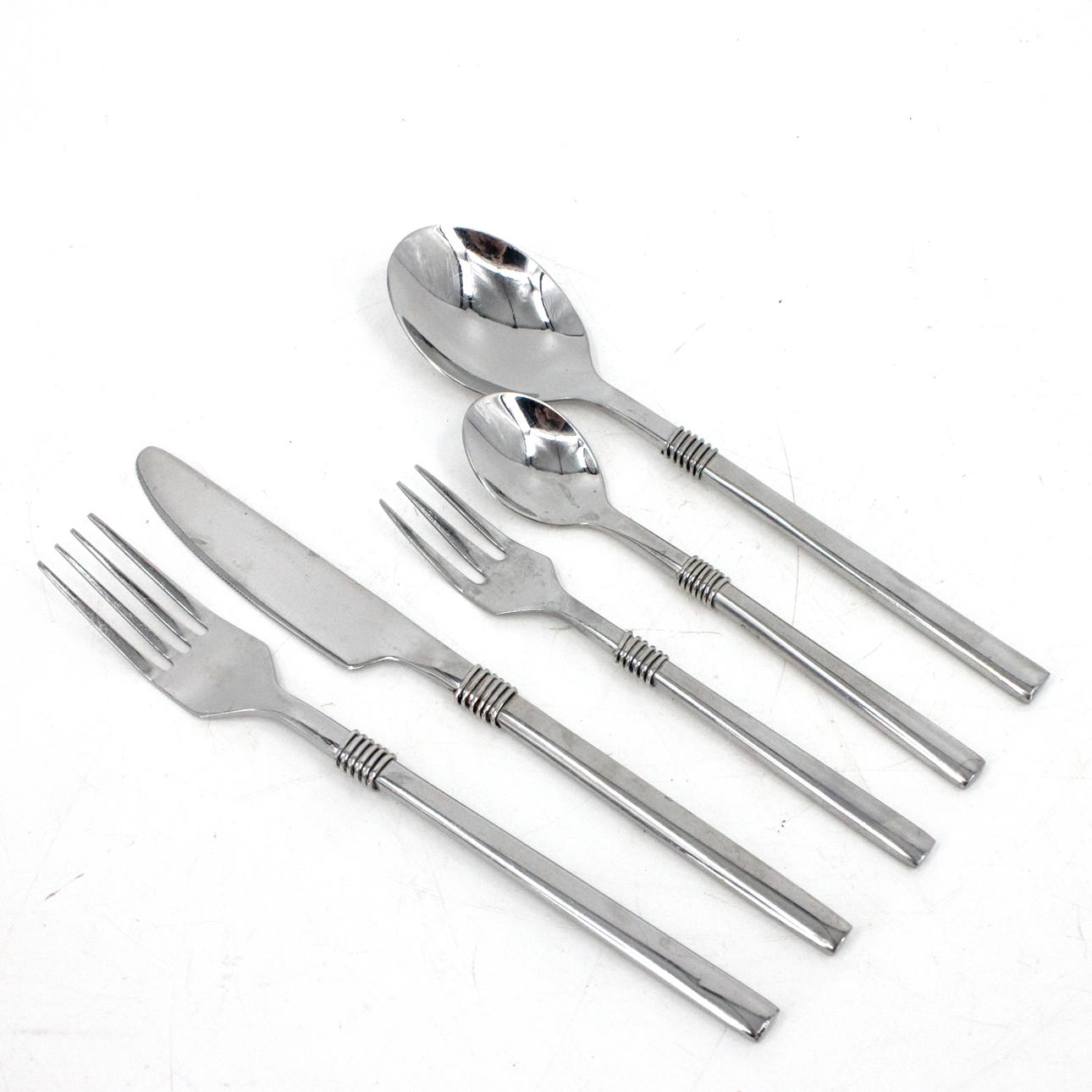 MATBESTICK, 39 delar, rostfritt, nutida.