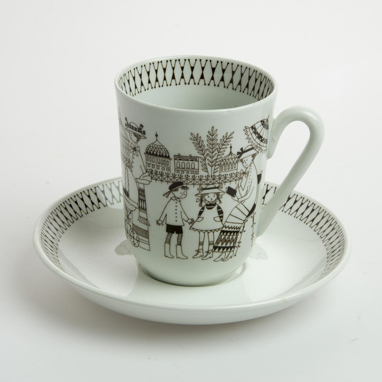 CHOKLADKOPPAR MED FAT, 25 delar, "Emilia", Raija Uosikkinen, Arabia.