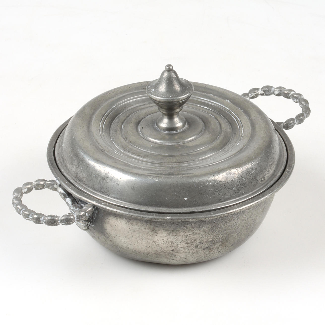 LOCKSKÅL, tenn, 1800-tal.