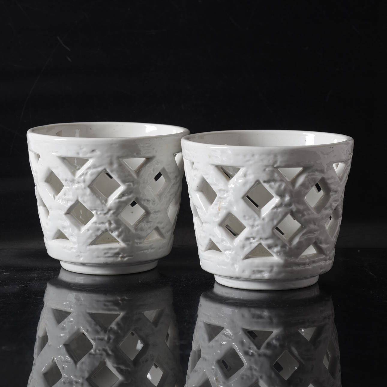 GUNNAR NYLUND. Outer lining, 2 pcs. Stoneware, Rörstrand.